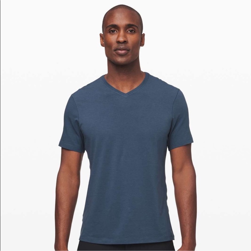 Lululemon Men’s Basic 5 Year V-neck T-shirt sz M